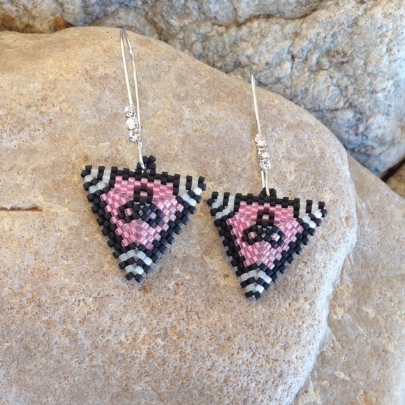 🌸Pink Floral Triangular Bead Earrings, New, Handmade By Me - Picture 3 of 5